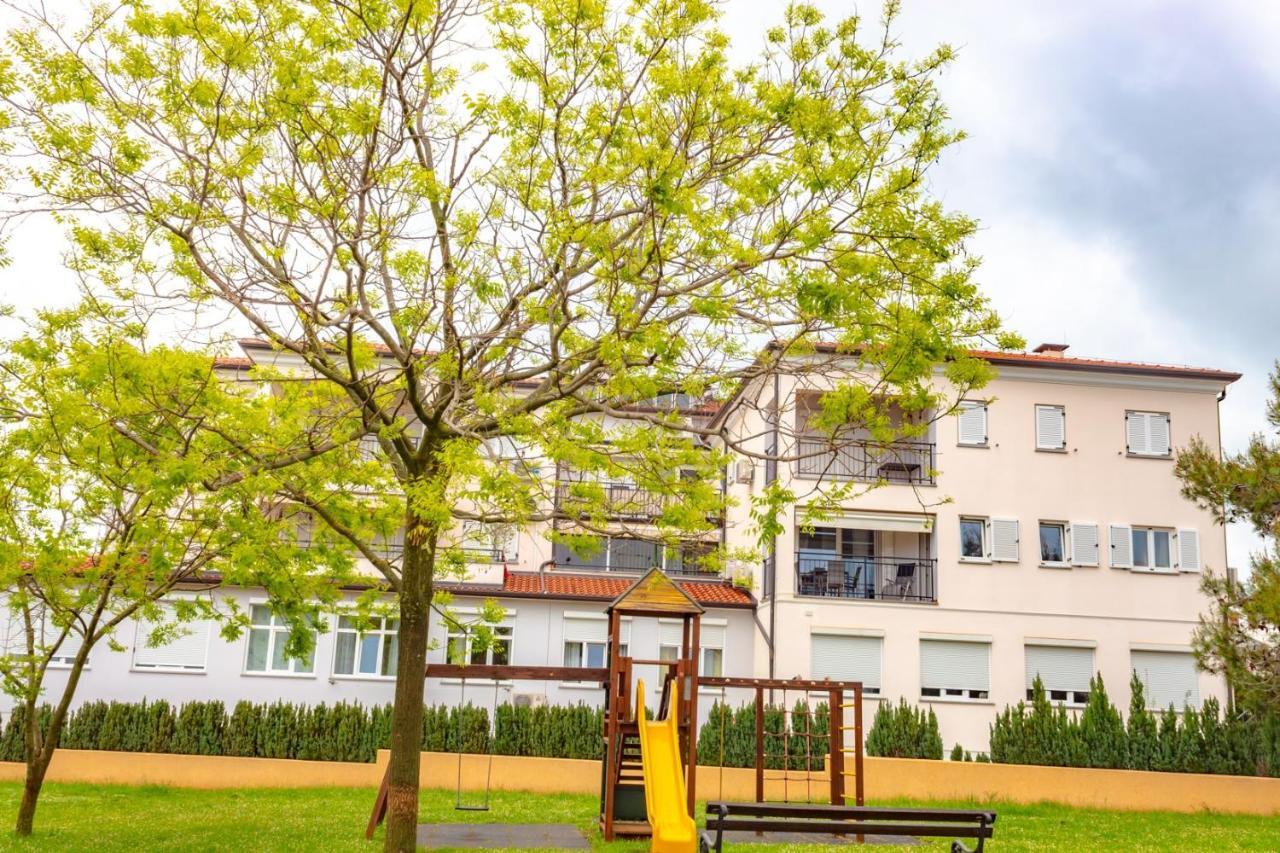 Apartment Botic Porec Esterno foto