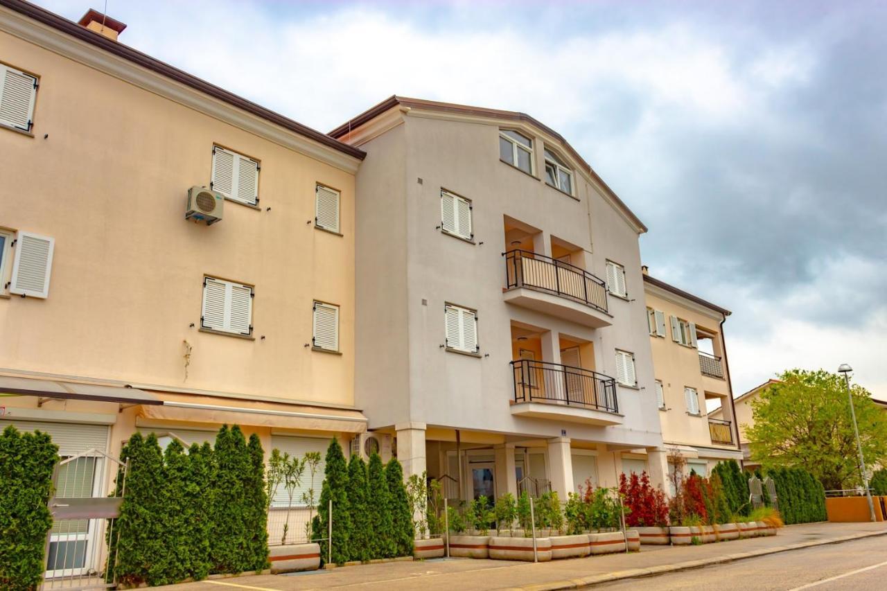Apartment Botic Porec Esterno foto