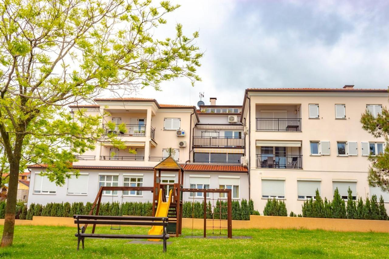 Apartment Botic Porec Esterno foto