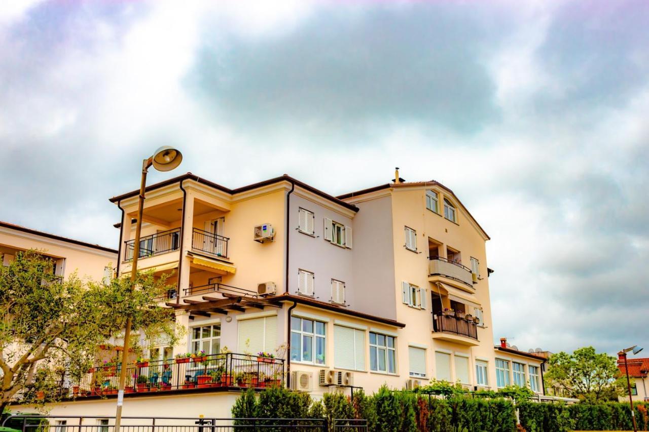 Apartment Botic Porec Esterno foto