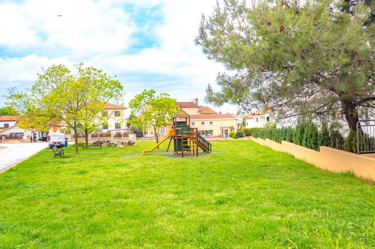 Apartment Botic Porec Esterno foto